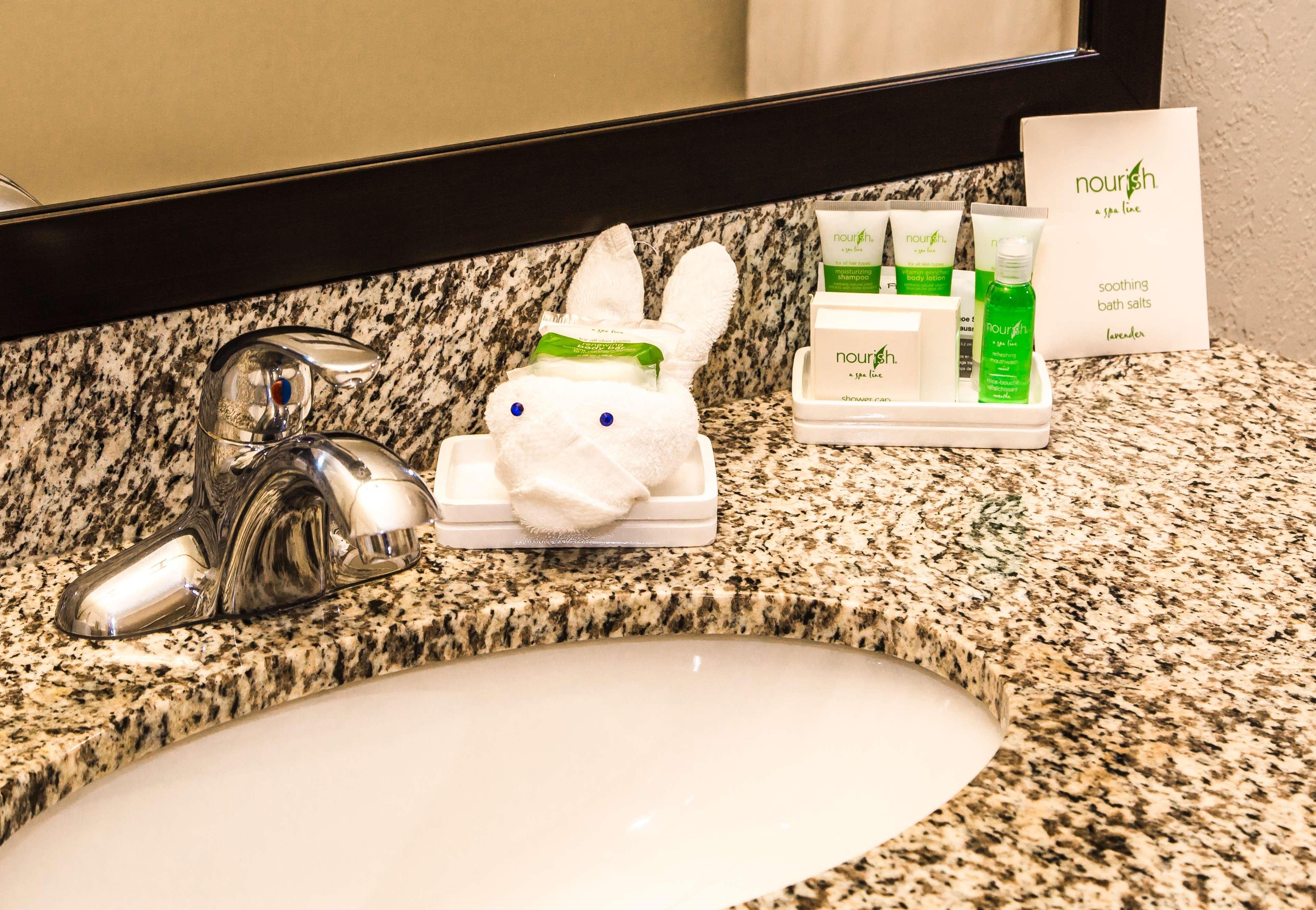 Best Western Plus Pembina Inn & Suites Уинипег Екстериор снимка