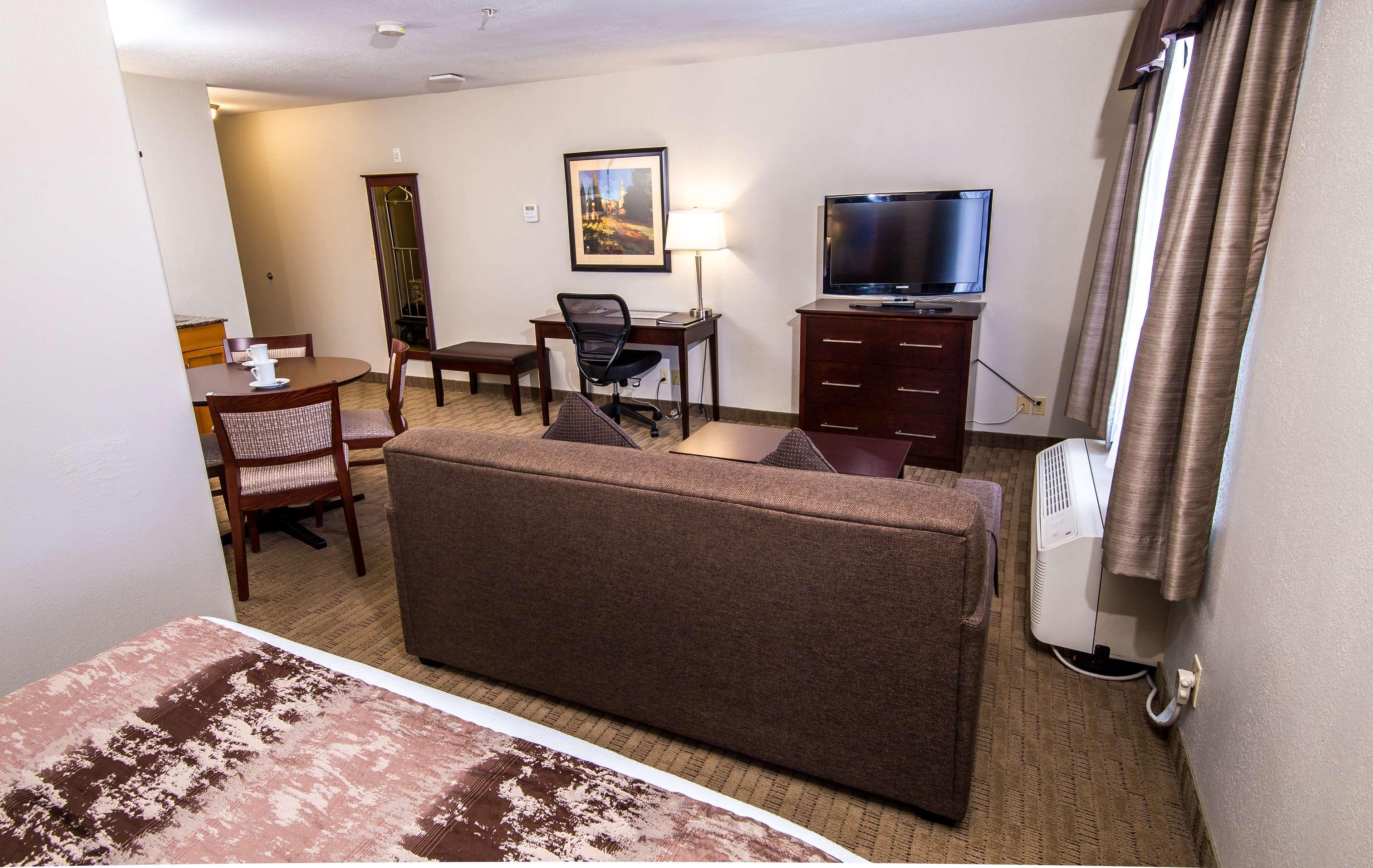 Best Western Plus Pembina Inn & Suites Уинипег Екстериор снимка