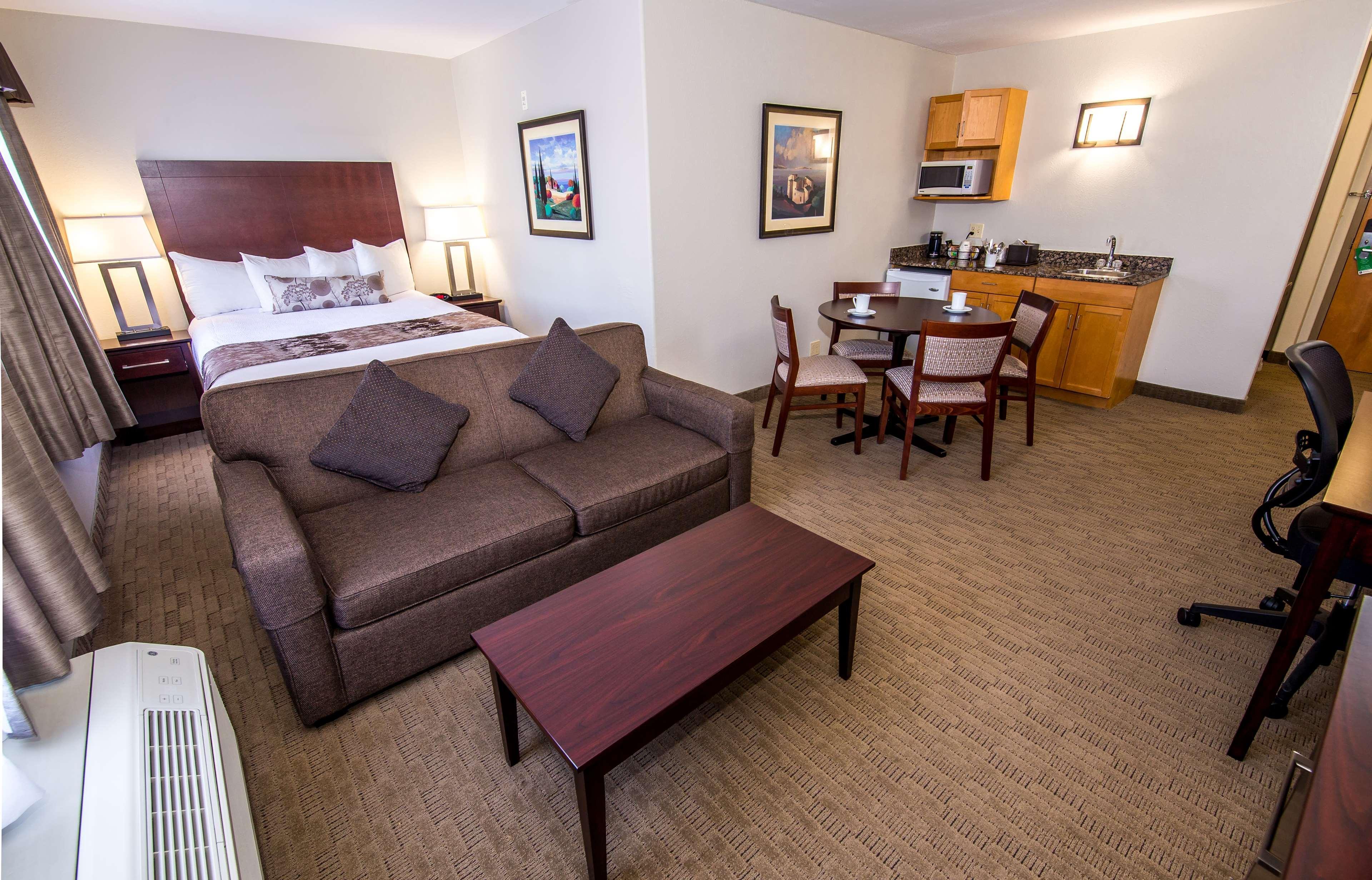 Best Western Plus Pembina Inn & Suites Уинипег Екстериор снимка