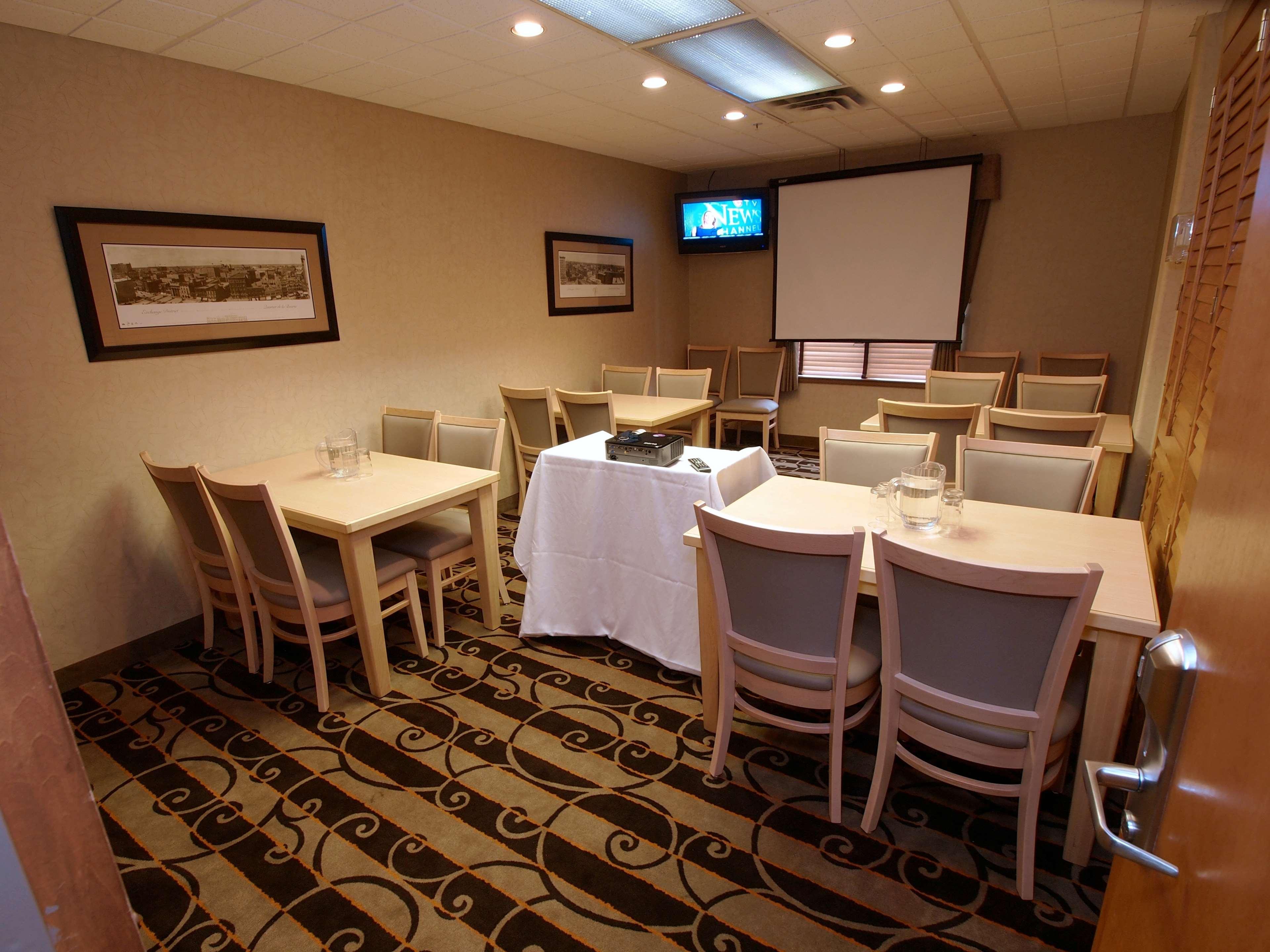 Best Western Plus Pembina Inn & Suites Уинипег Екстериор снимка