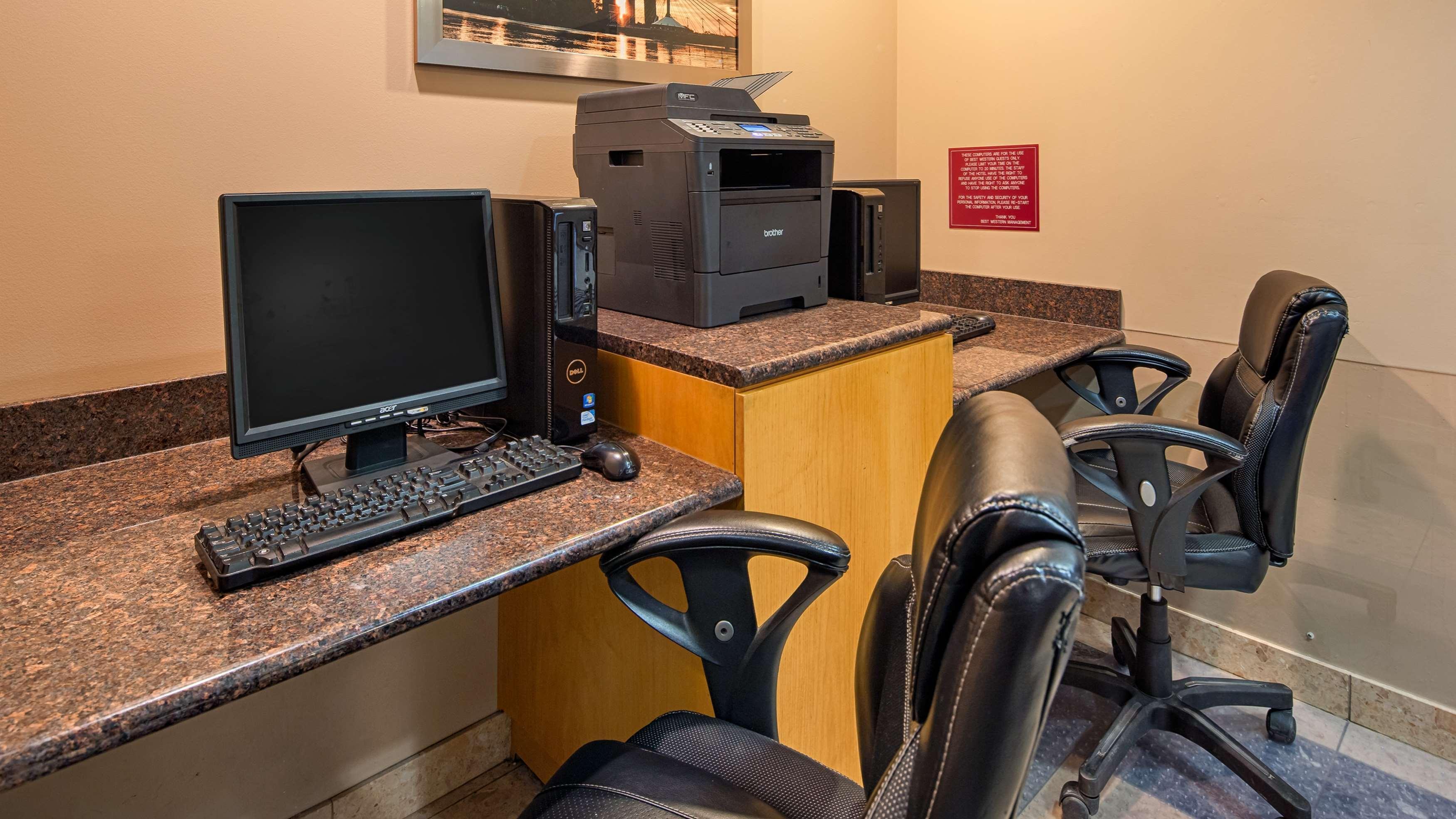 Best Western Plus Pembina Inn & Suites Уинипег Екстериор снимка