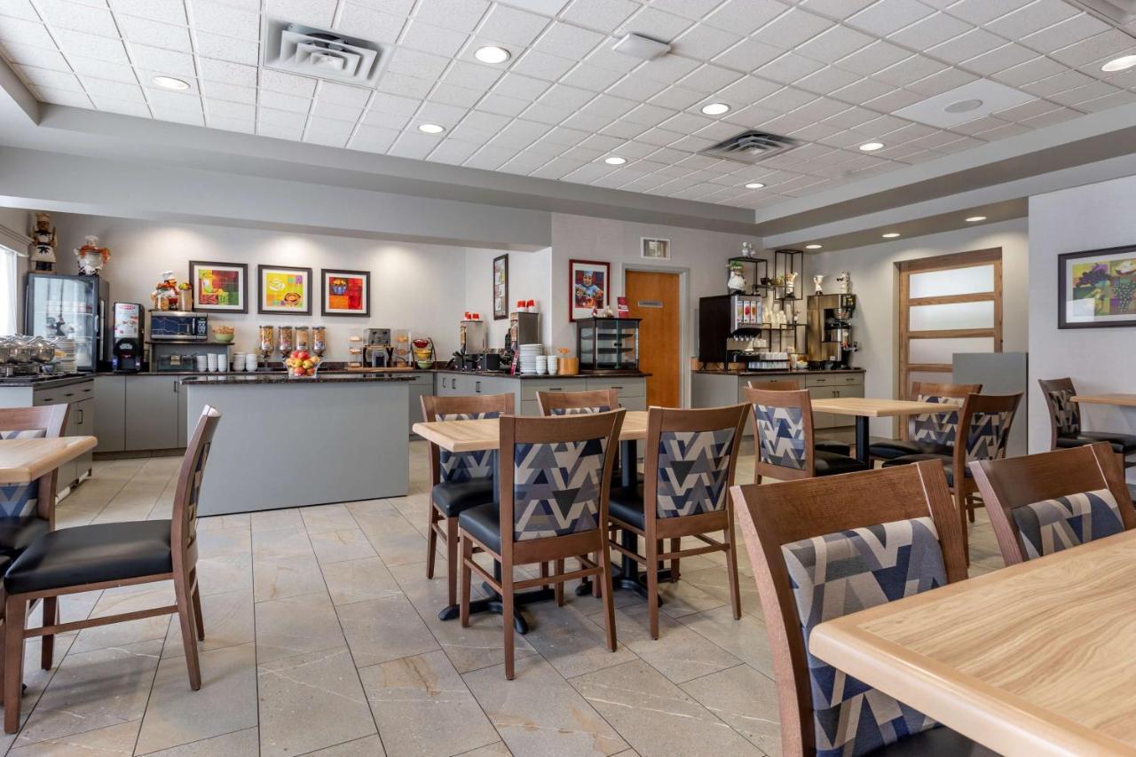 Best Western Plus Pembina Inn & Suites Уинипег Екстериор снимка