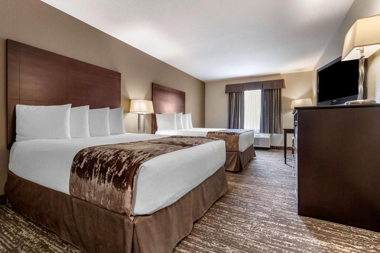 Best Western Plus Pembina Inn & Suites Уинипег Екстериор снимка
