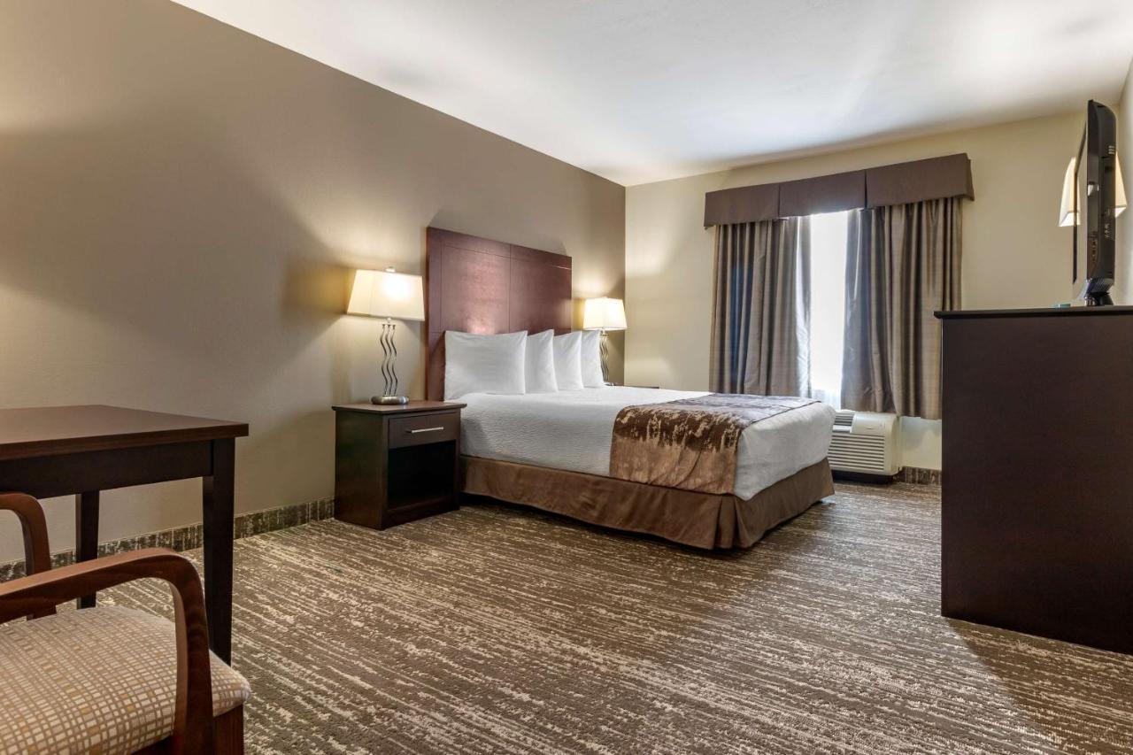 Best Western Plus Pembina Inn & Suites Уинипег Екстериор снимка