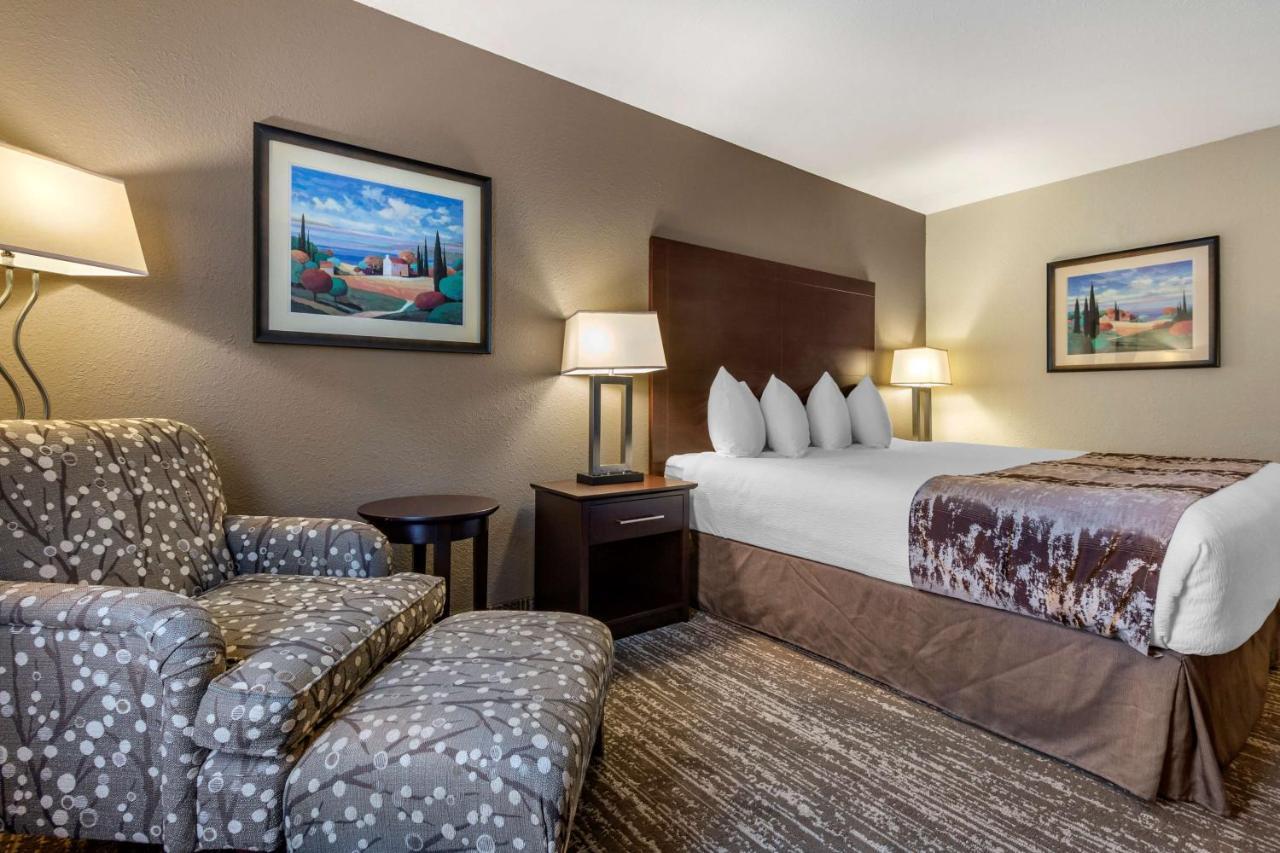 Best Western Plus Pembina Inn & Suites Уинипег Екстериор снимка