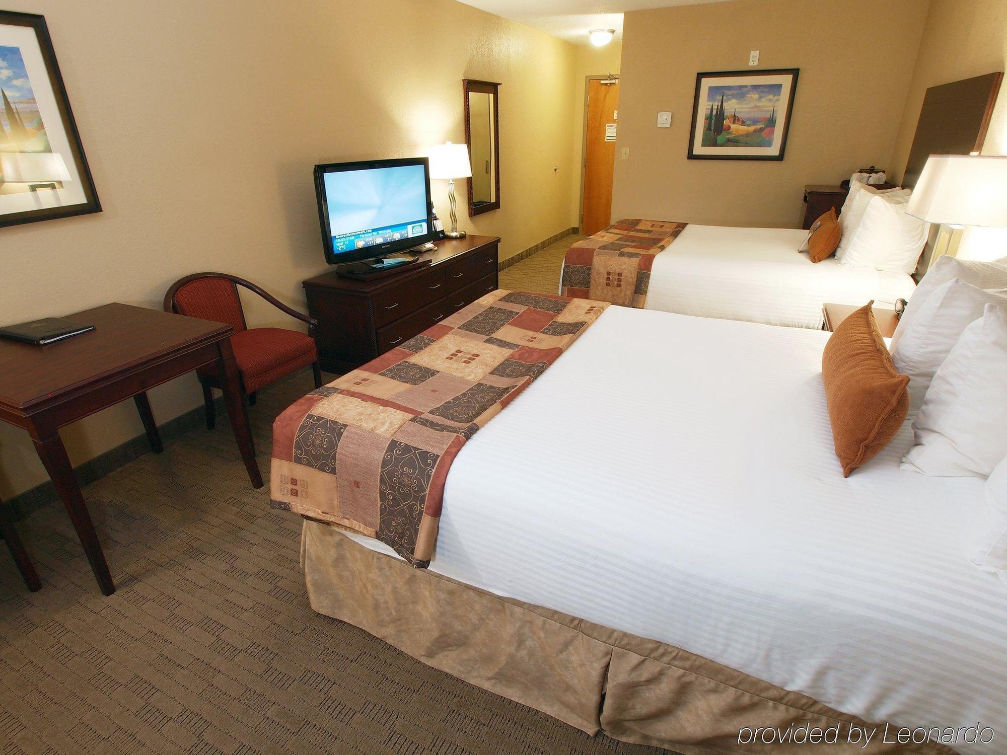 Best Western Plus Pembina Inn & Suites Уинипег Екстериор снимка