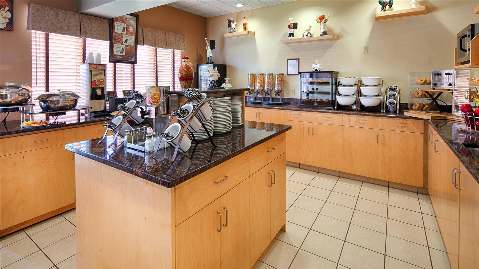 Best Western Plus Pembina Inn & Suites Уинипег Екстериор снимка